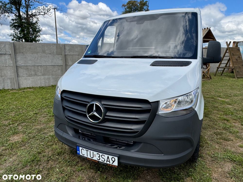Mercedes-Benz SPRINTER 211 - 4