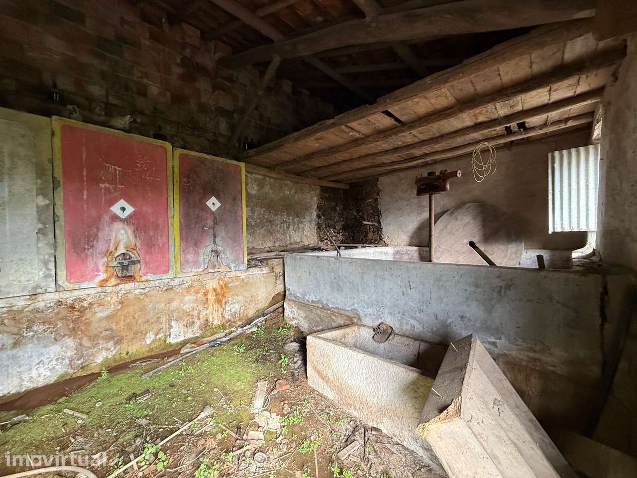 Casa antiga, adega, arrecadações e terreno- Alcobertas, Rio Maior - Grande imagem: 5/18