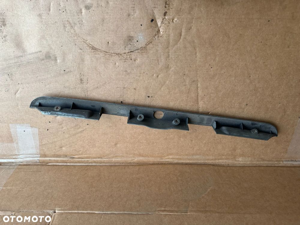 Blenda listwa klapy bagażnika BMW 3 E36 Sedan 1977253 - 2