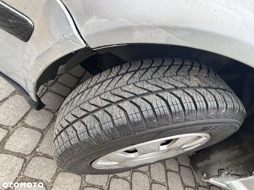 Volkswagen Golf - 5