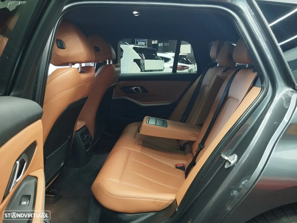 BMW 320 d Auto - 13