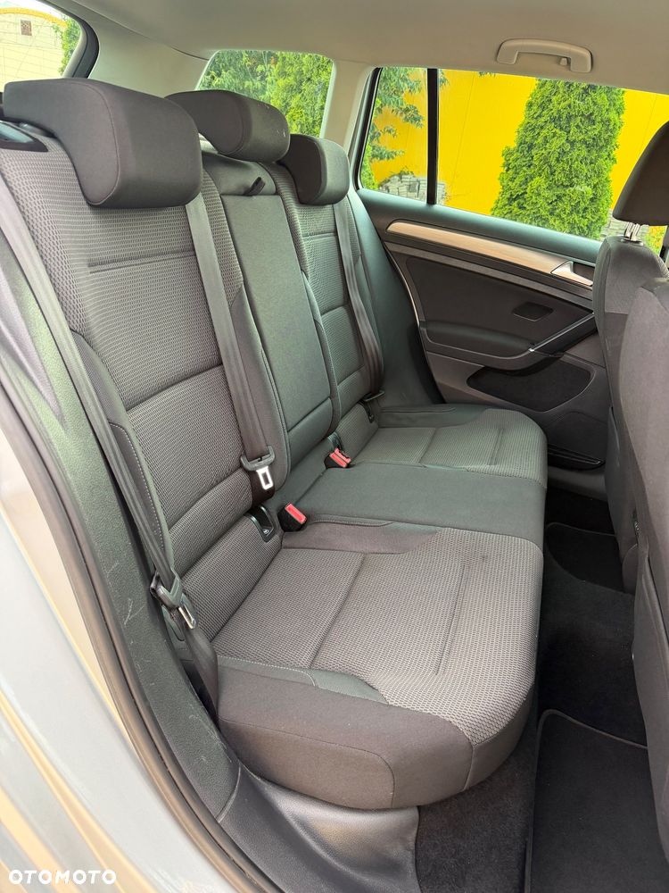 Volkswagen Golf 1.6 TDI DPF Highline - 34