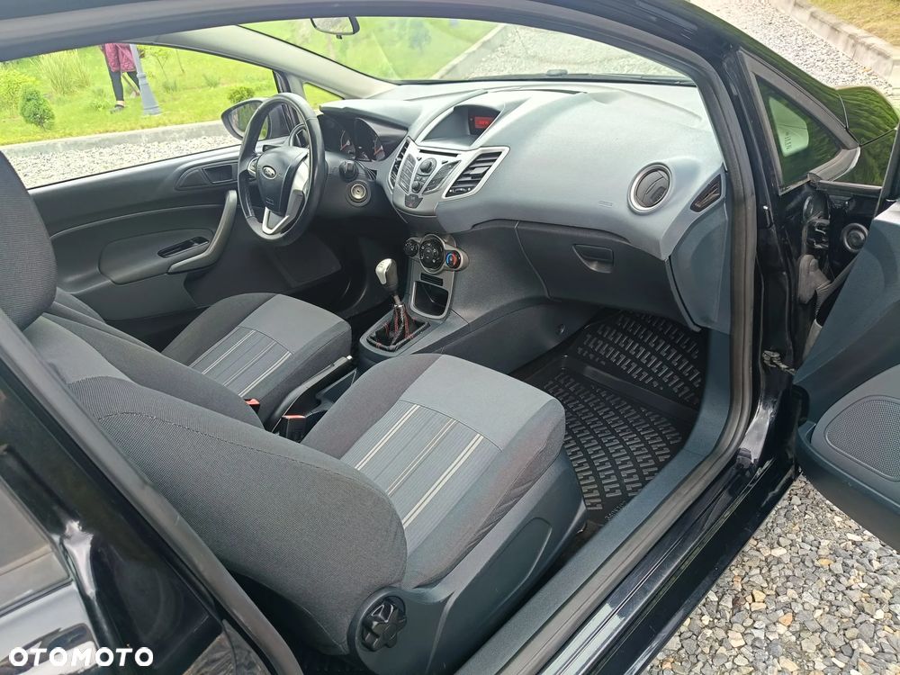 Ford Fiesta - 17