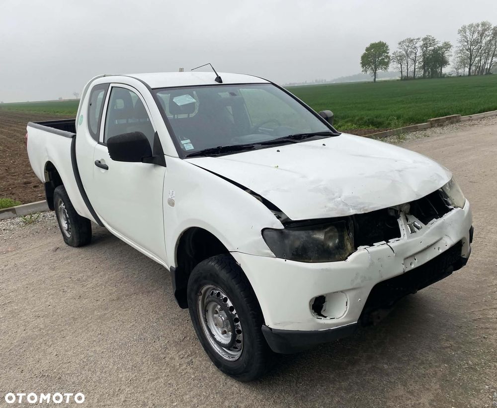 Mitsubishi L200 - 1
