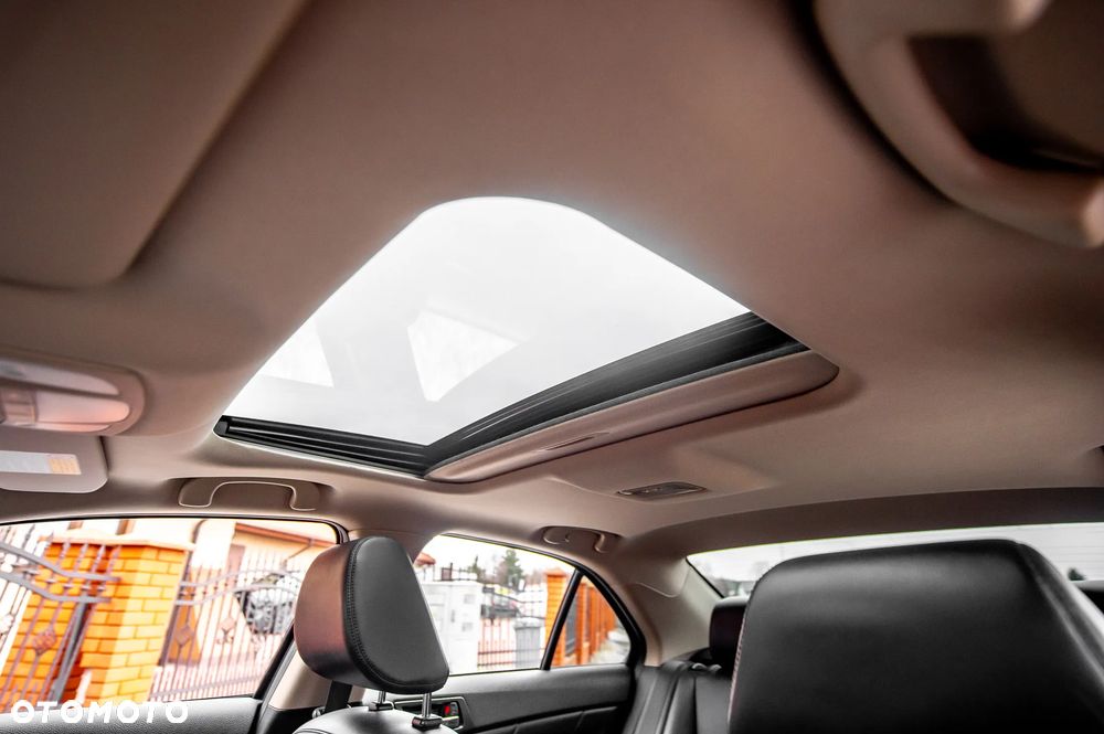 Suzuki Kizashi 2.4 Sport 4WD CVT - 26