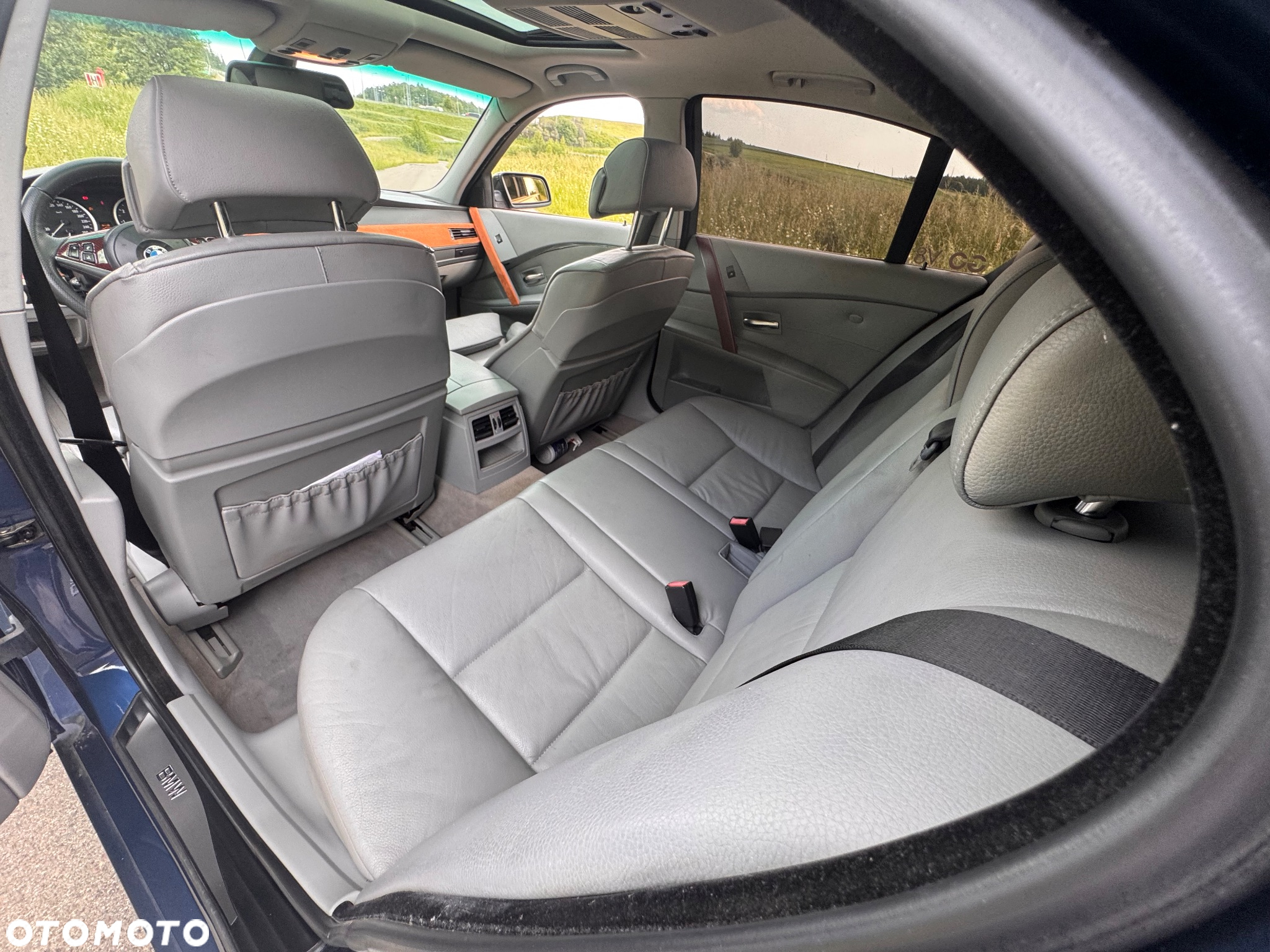BMW Seria 5 545i - 16
