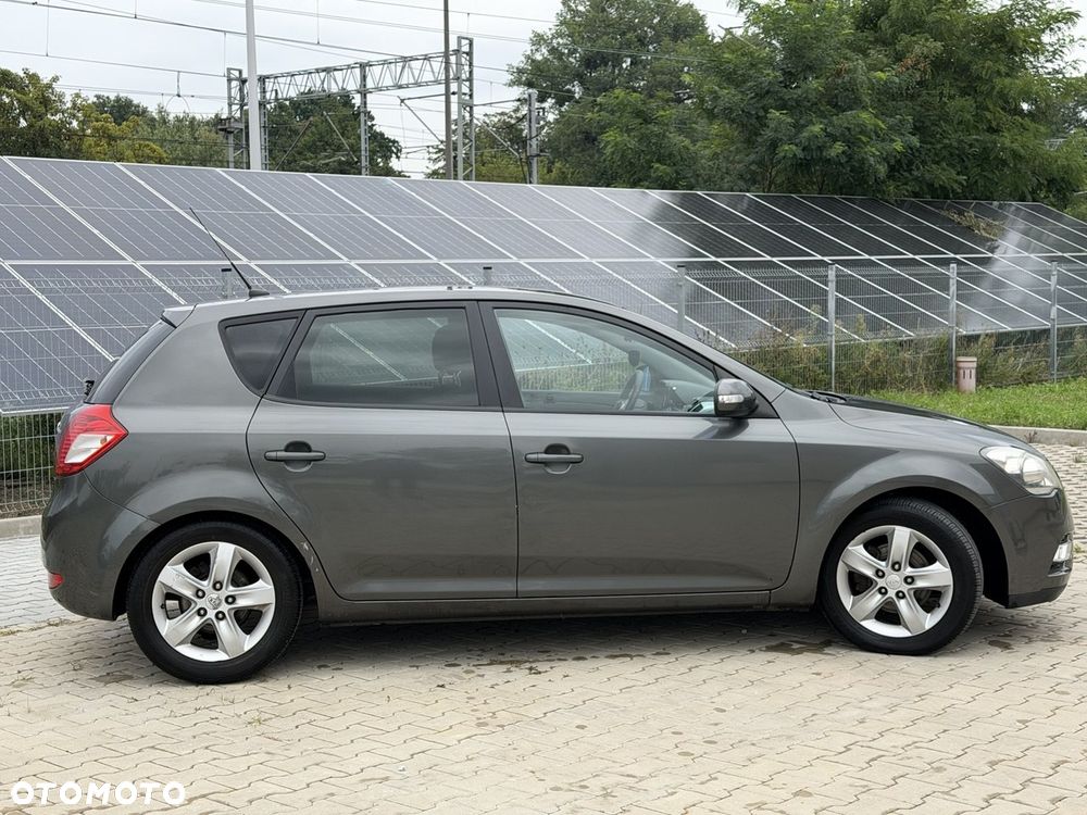 Kia Ceed - 19