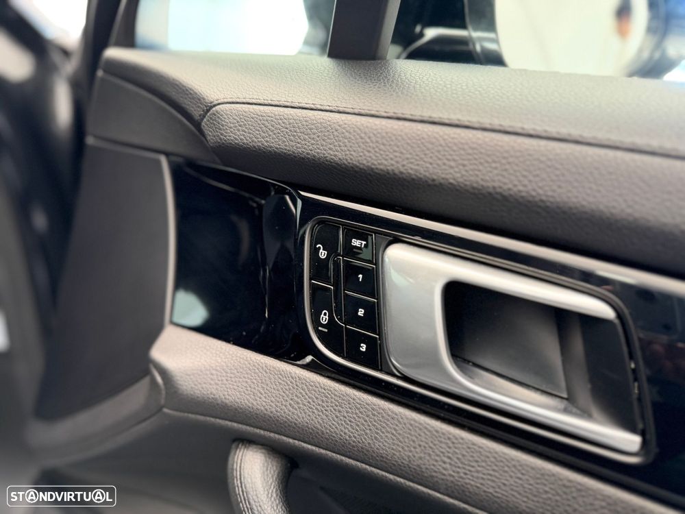 Porsche Panamera 4 E-Hybrid Executive - 25