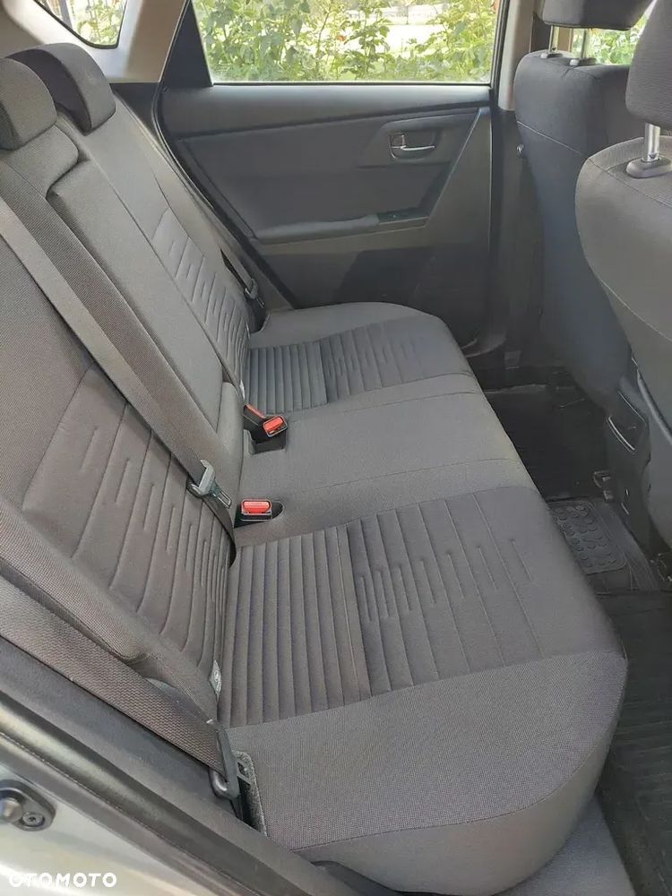 Toyota Auris 1.6 Premium - 9