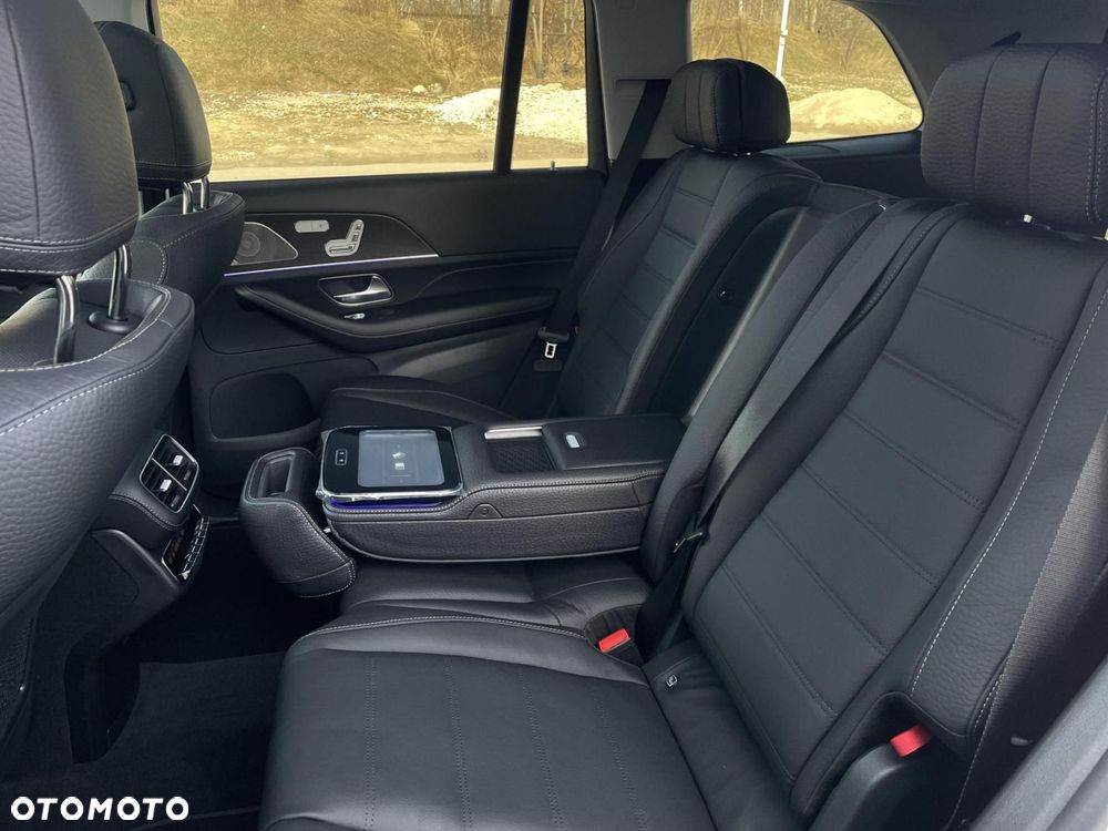 Mercedes-Benz GLS - 23