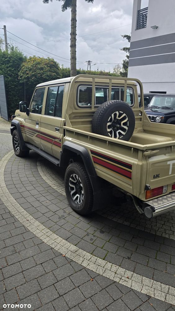 Toyota Land Cruiser - 28