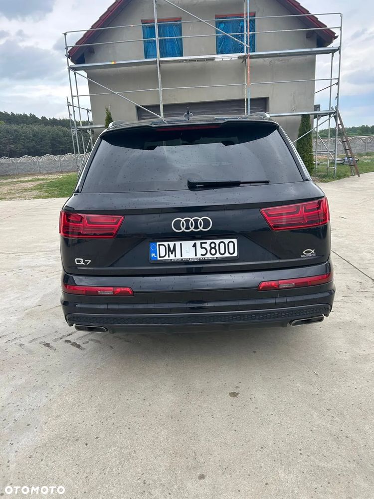 Audi Q7 - 7