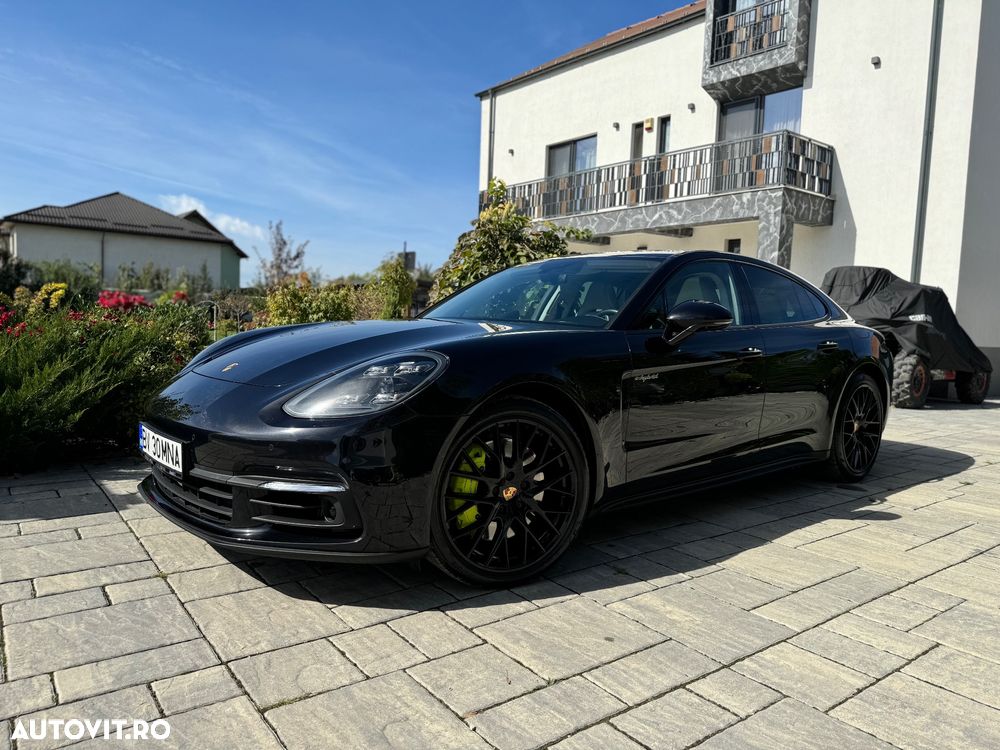 Porsche Panamera 4 E-Hybrid - 5