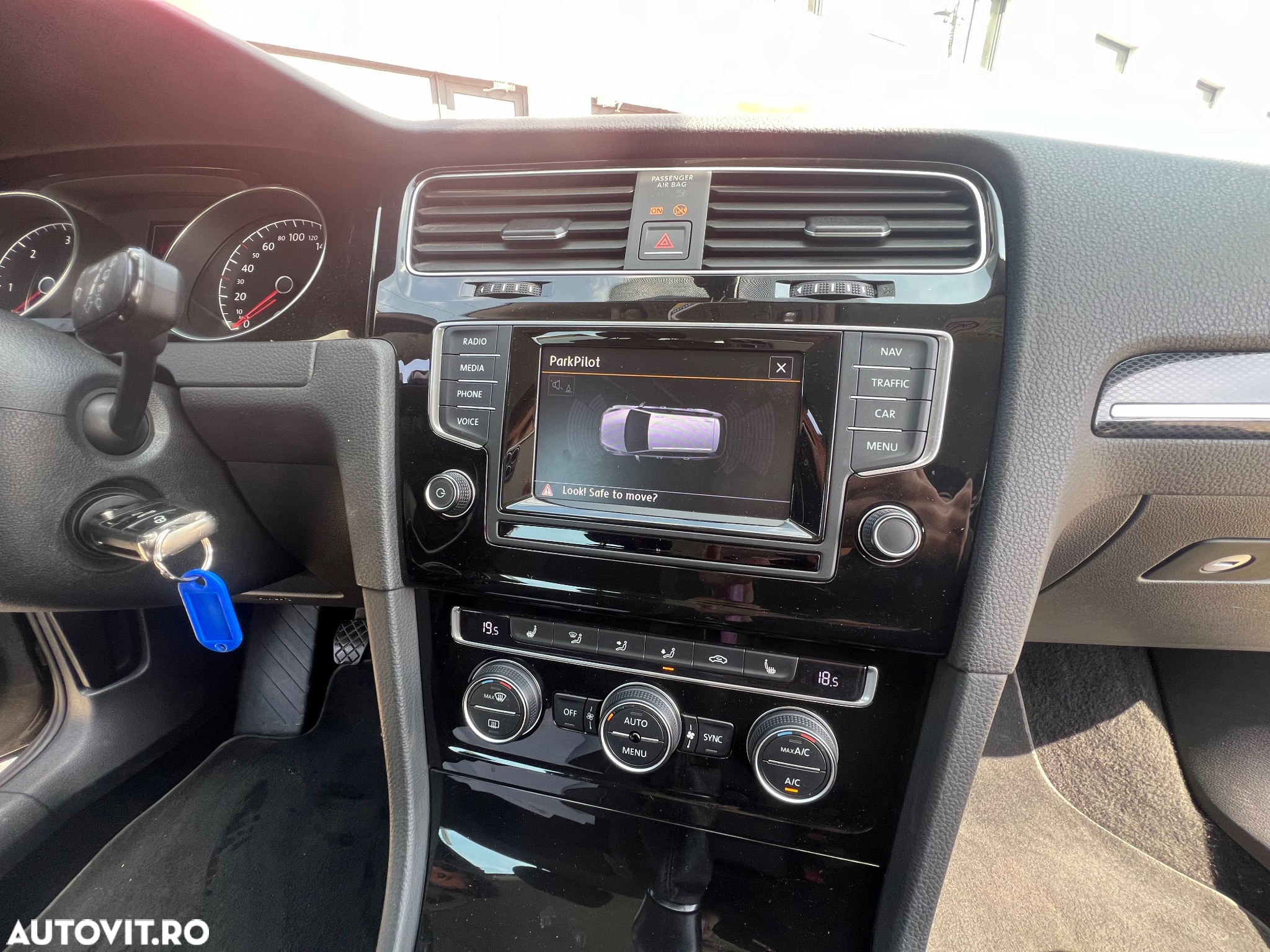 Volkswagen Golf 2.0 BlueTDI Comfortline - 13