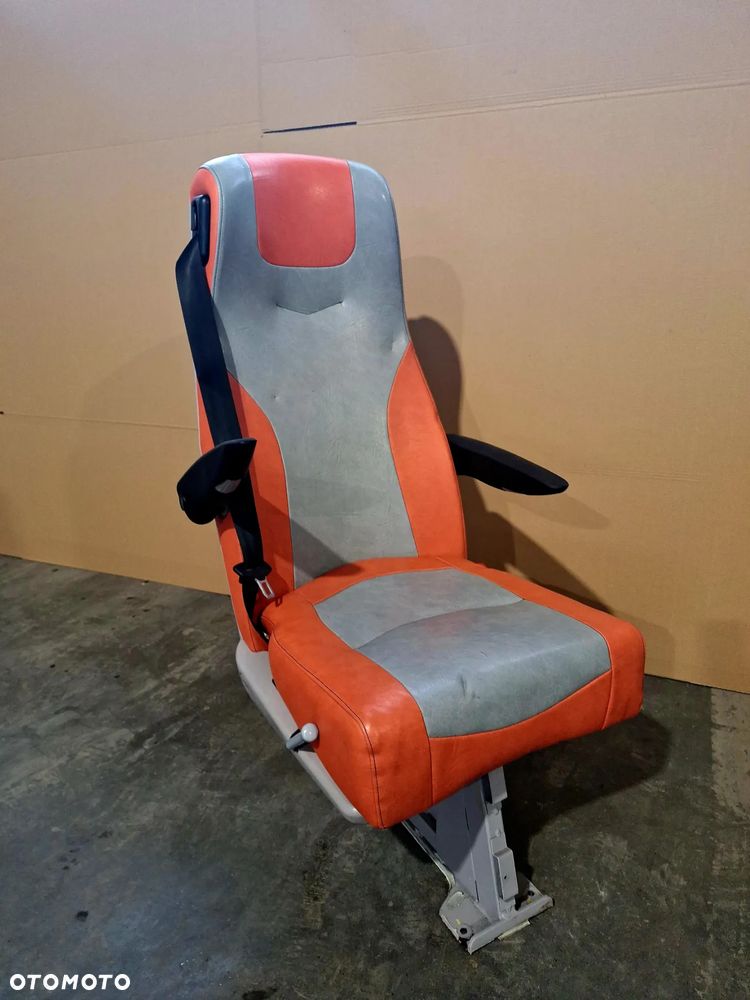 Bus Autobus fotel pojedyńczy pasy KARETKA AMBULANS - 1