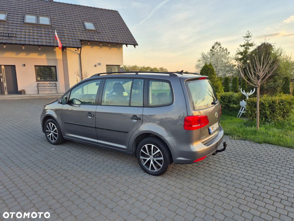 Volkswagen Touran 1.6 TDI DPF BlueMotion Technology DSG Comfortline - 16