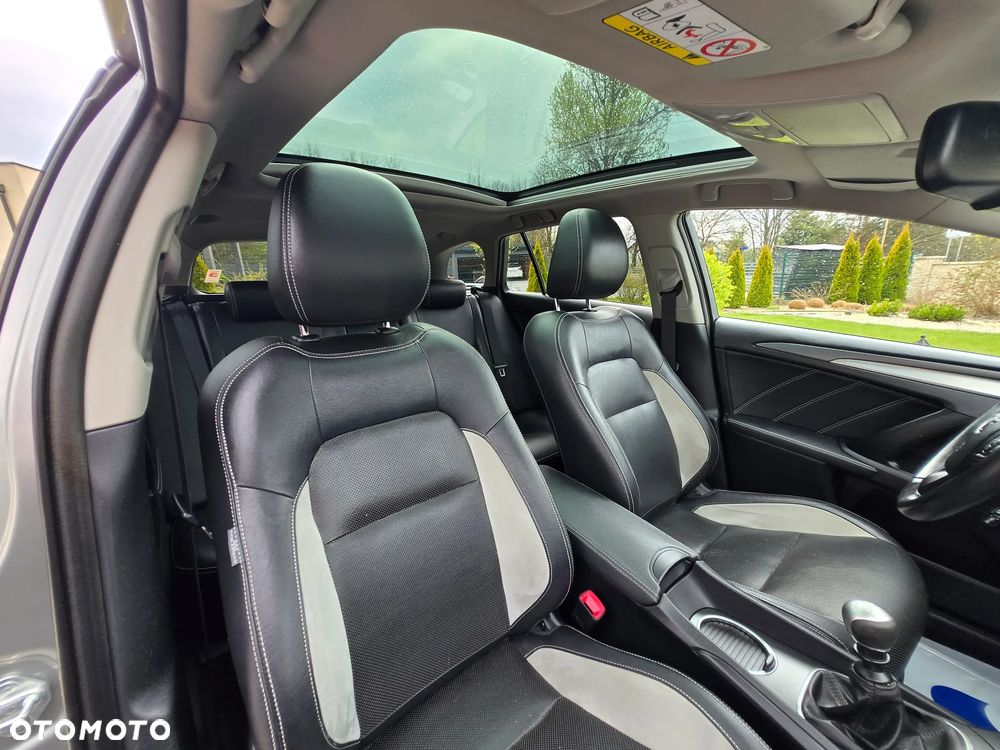 Toyota Avensis 2.0 D-4D Premium - 19