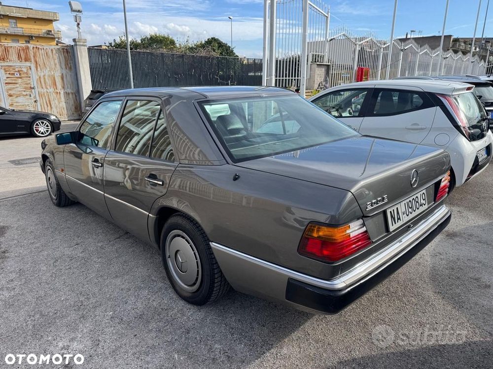 Mercedes-Benz W124 (1984-1993) - 10