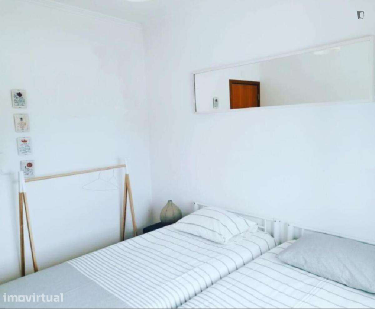 Quarto - localizado em Setubal - Grande imagem: 3/10