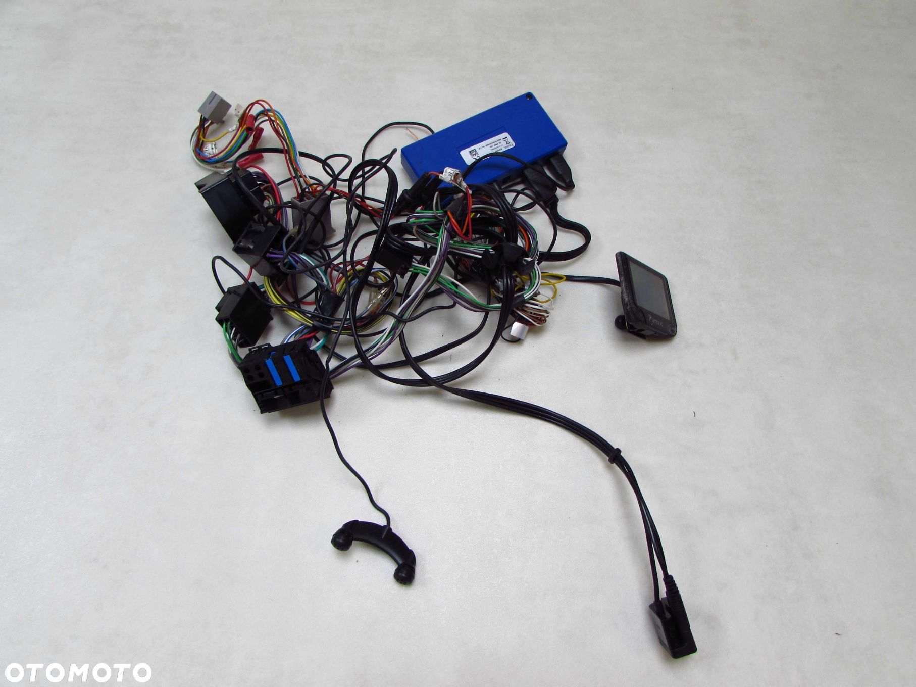 PARROT MKi9200 ZESTAW GLOSNOMOWIACY KPL 2 TELEFONY - 1