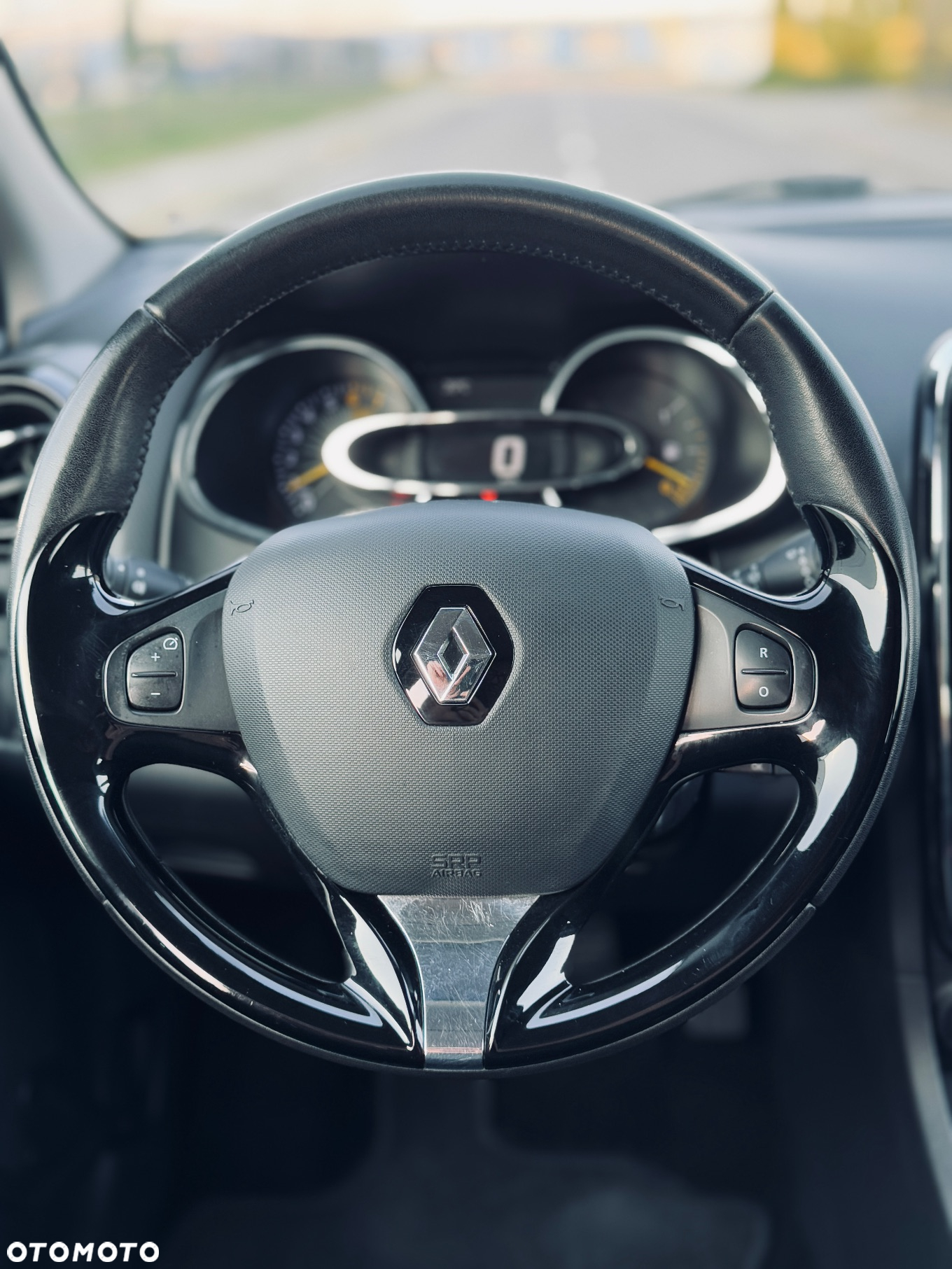 Renault Clio 1.2 16V 75 Life - 25