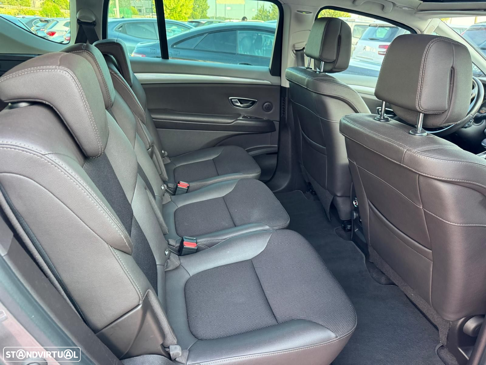 Renault Espace 1.6 dCi Initiale Paris EDC - 18
