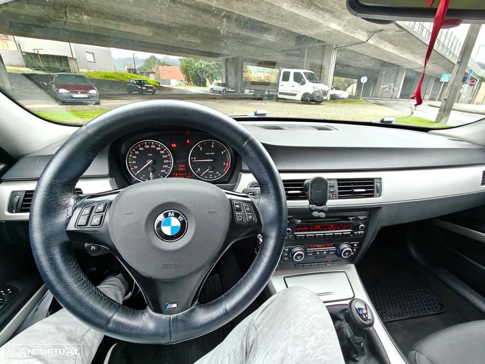 BMW 320 d Touring - 29