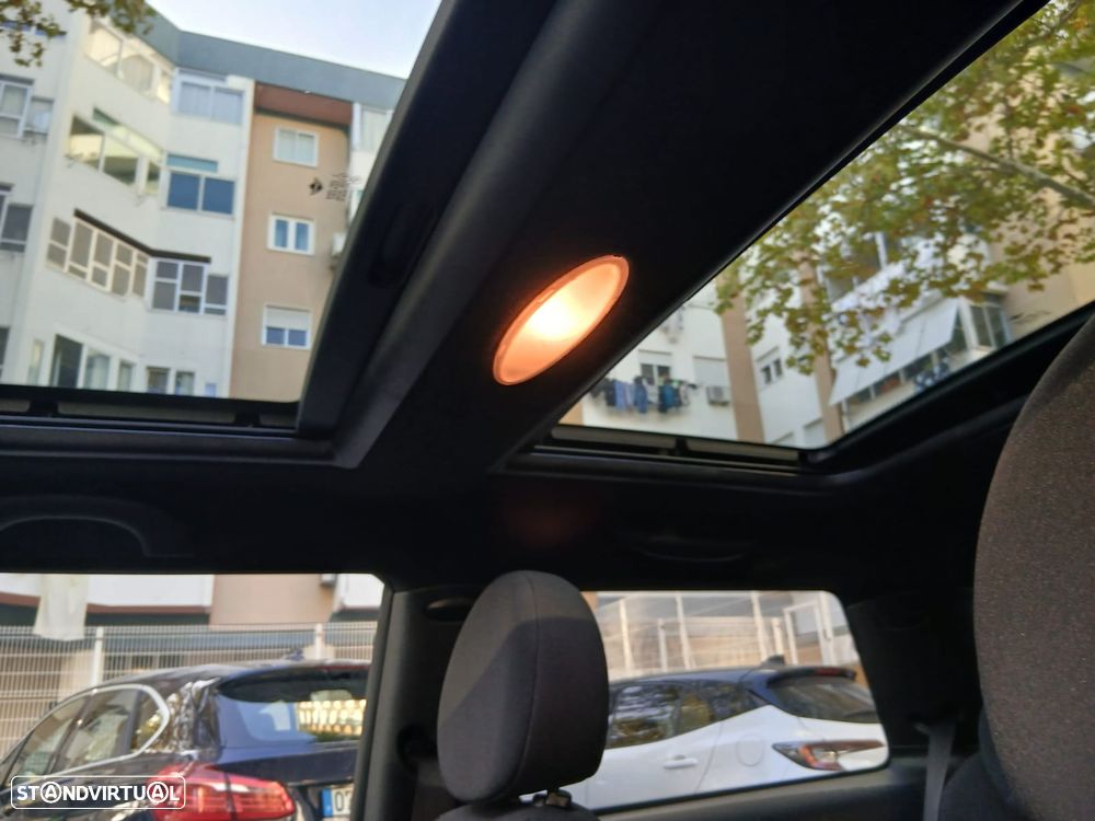 MINI 3 Portas One - 17