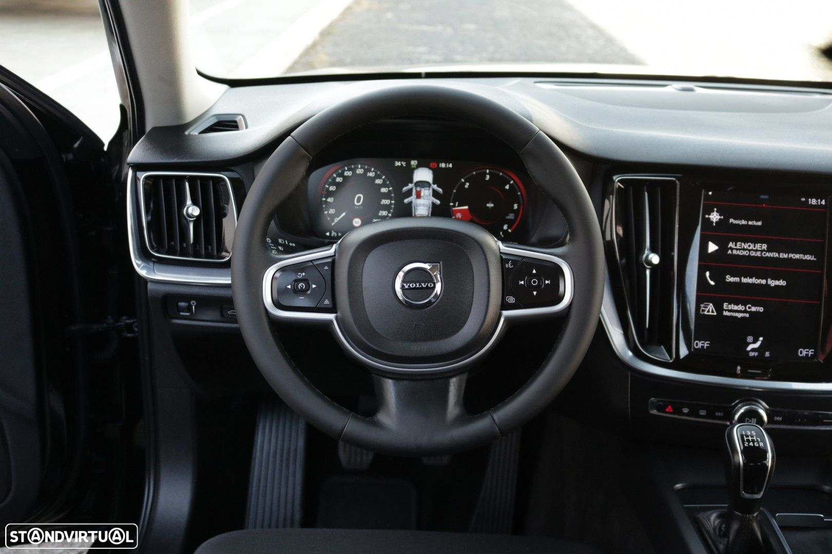 Volvo V60 2.0 D3 Momentum Core - 29