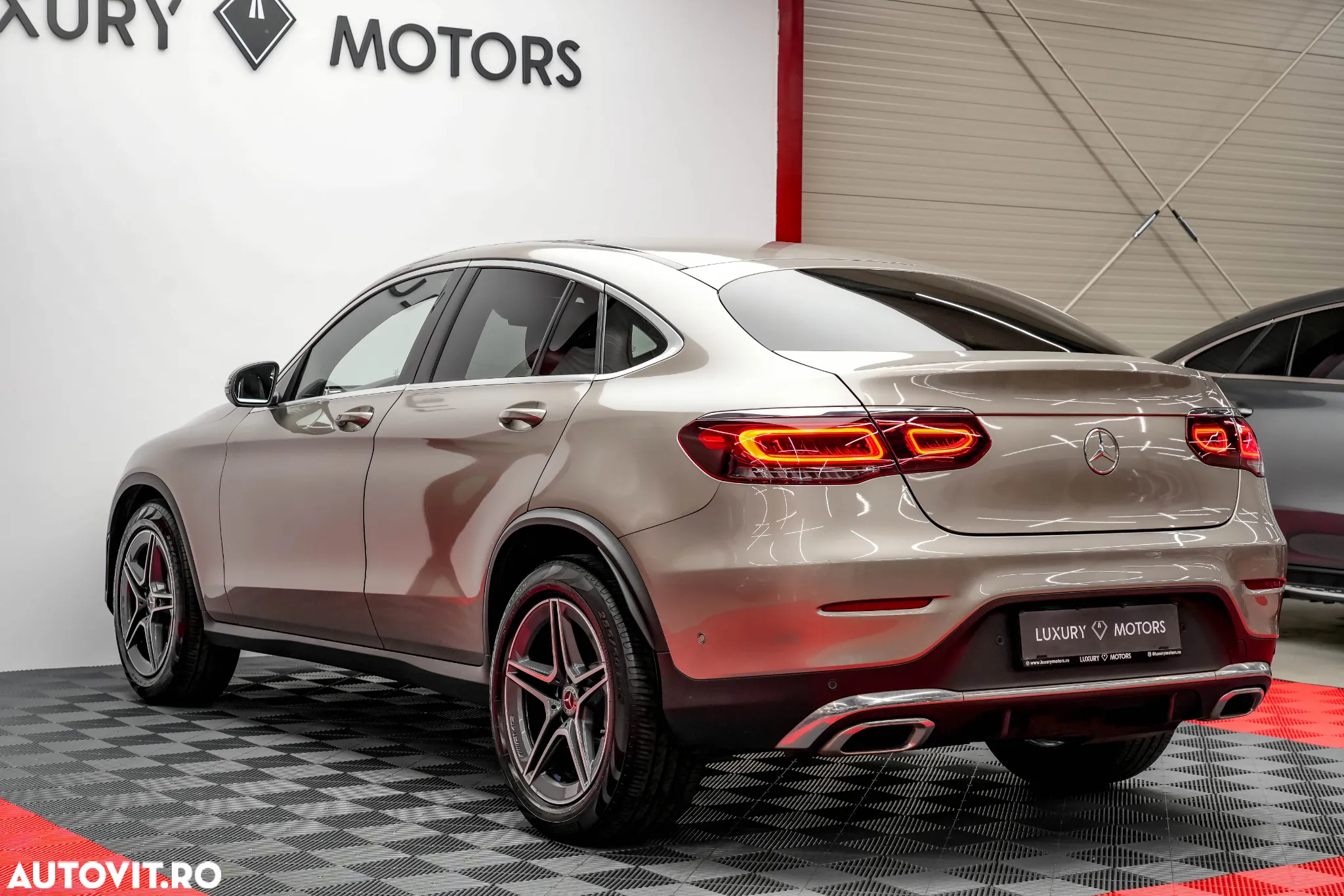 Mercedes-Benz GLC Coupe 200 d 4Matic 9G-TRONIC AMG Line - 12