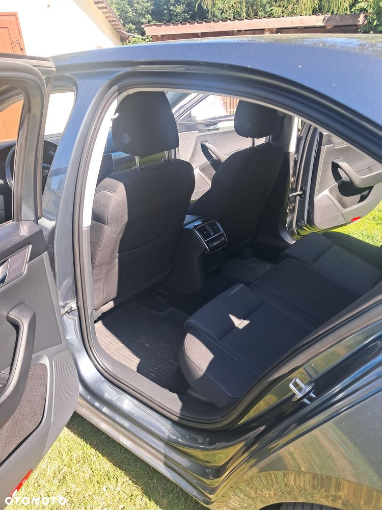 Skoda Superb 2.0 TDI Ambition DSG - 8