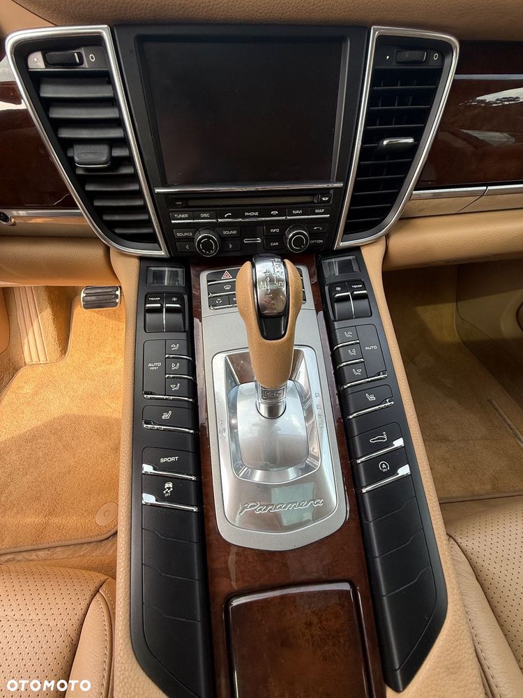 Porsche Panamera Platinum Edition PDK - 15
