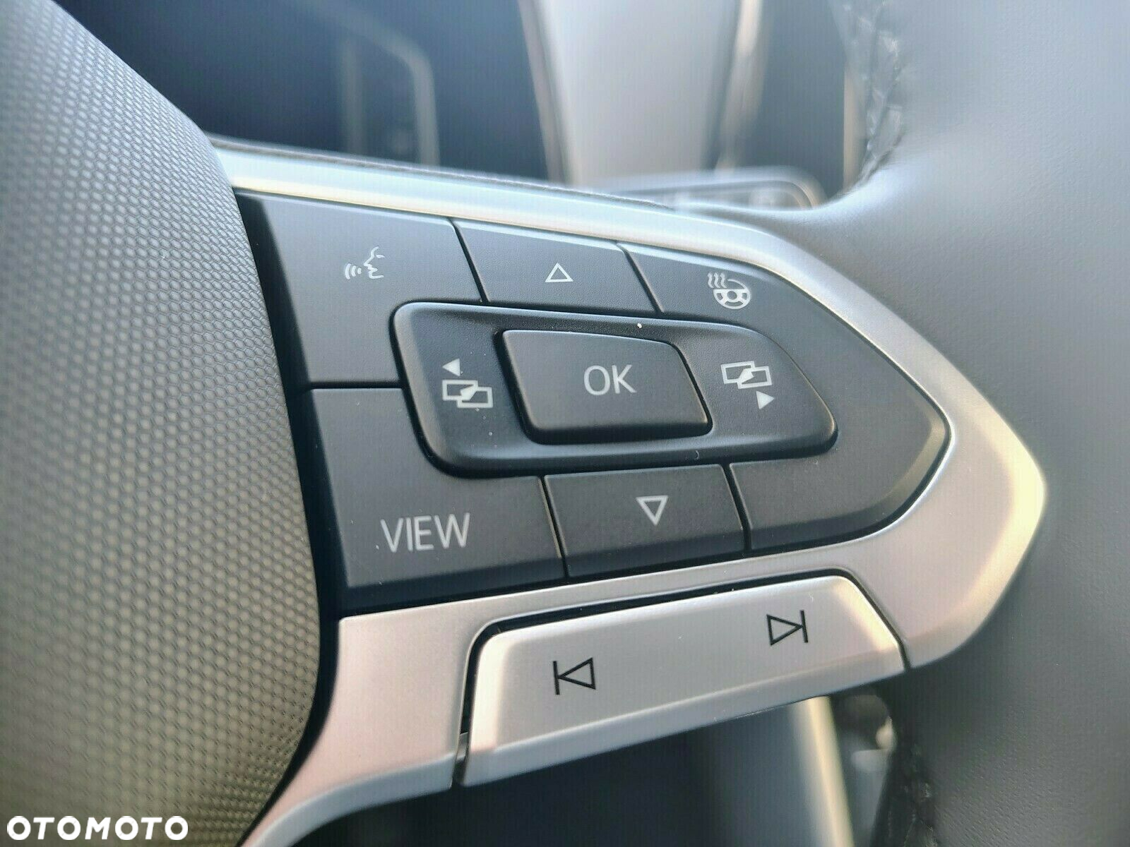 Volkswagen T-Roc - 13