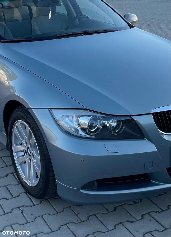 BMW Seria 3 320i - 26