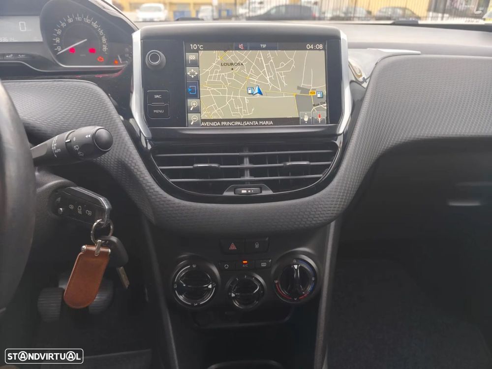 Peugeot 208 1.6 BlueHDi Style - 14