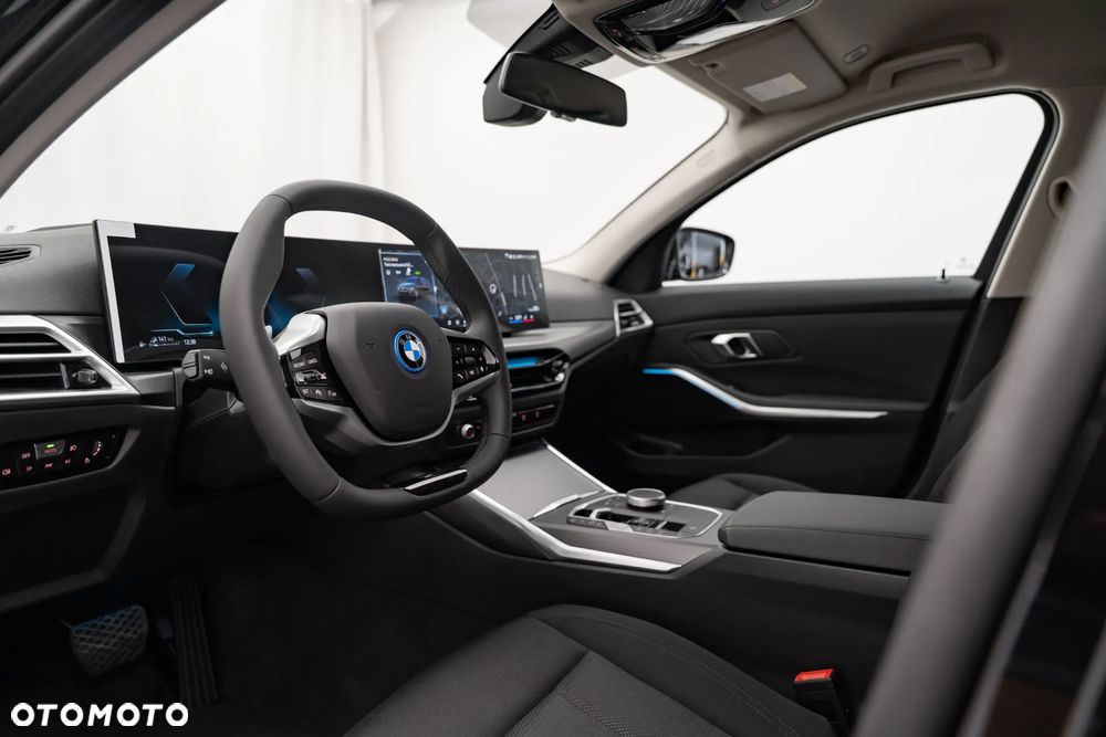BMW Seria 3 330e PHEV xDrive - 22