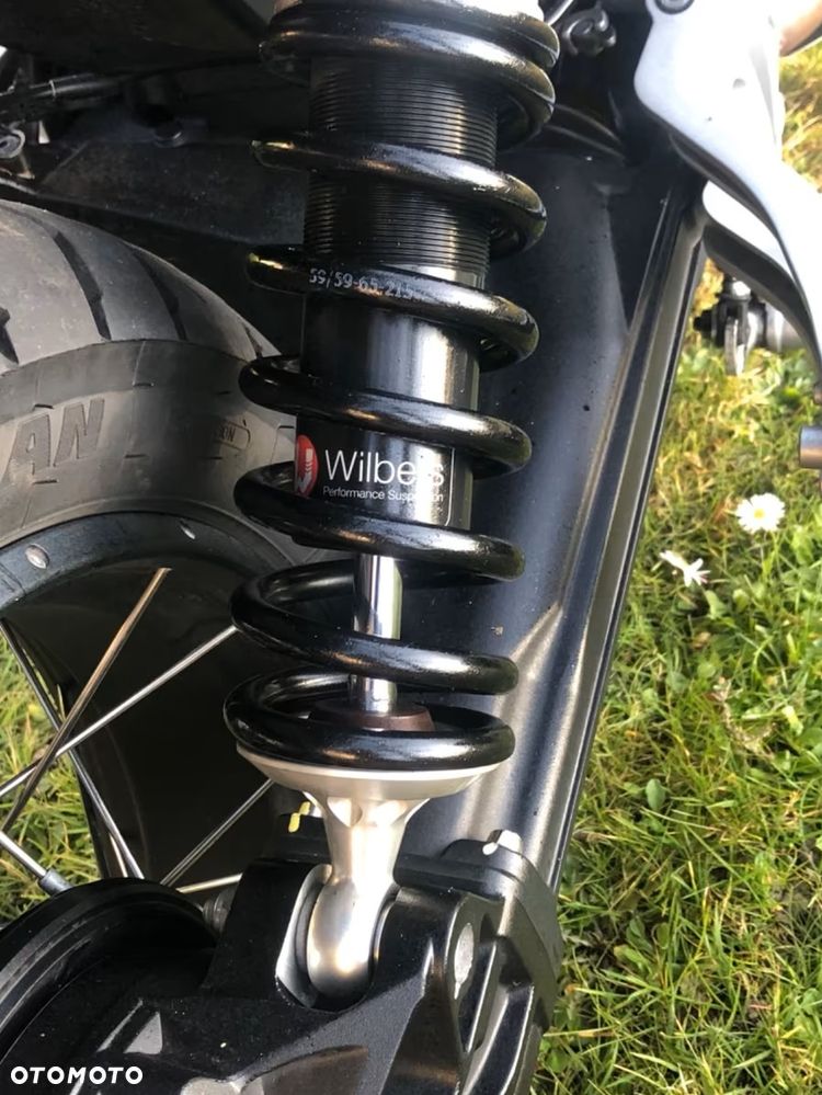 Moto Guzzi V85 - 9