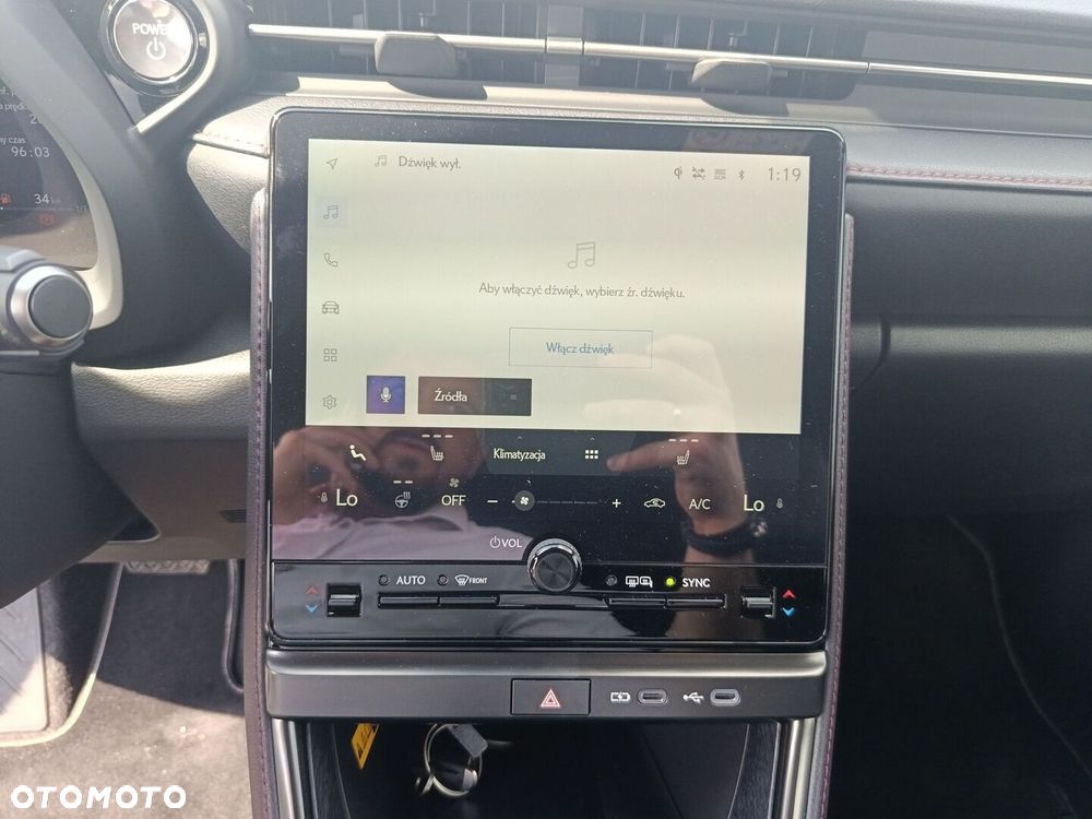 Lexus LBX 1.5 Hybrid Emotion - 19