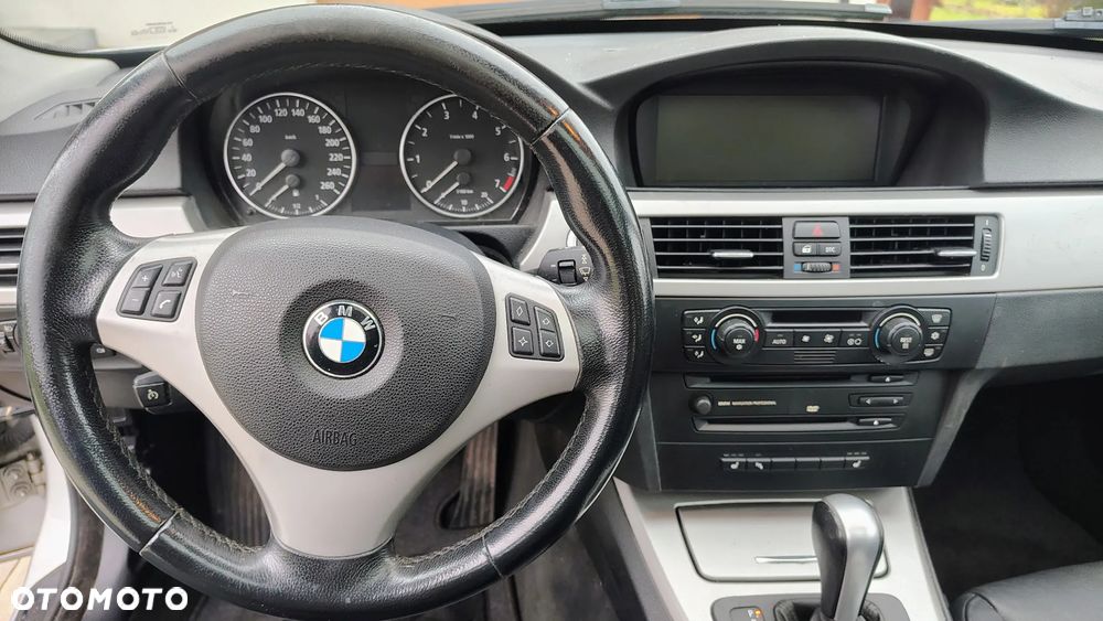 BMW Seria 3 320i - 15