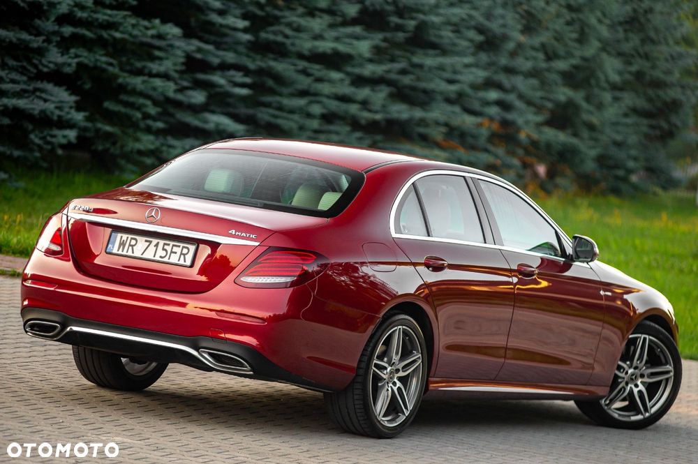 Mercedes-Benz Klasa E 220 d 4-Matic 9G-TRONIC - 12