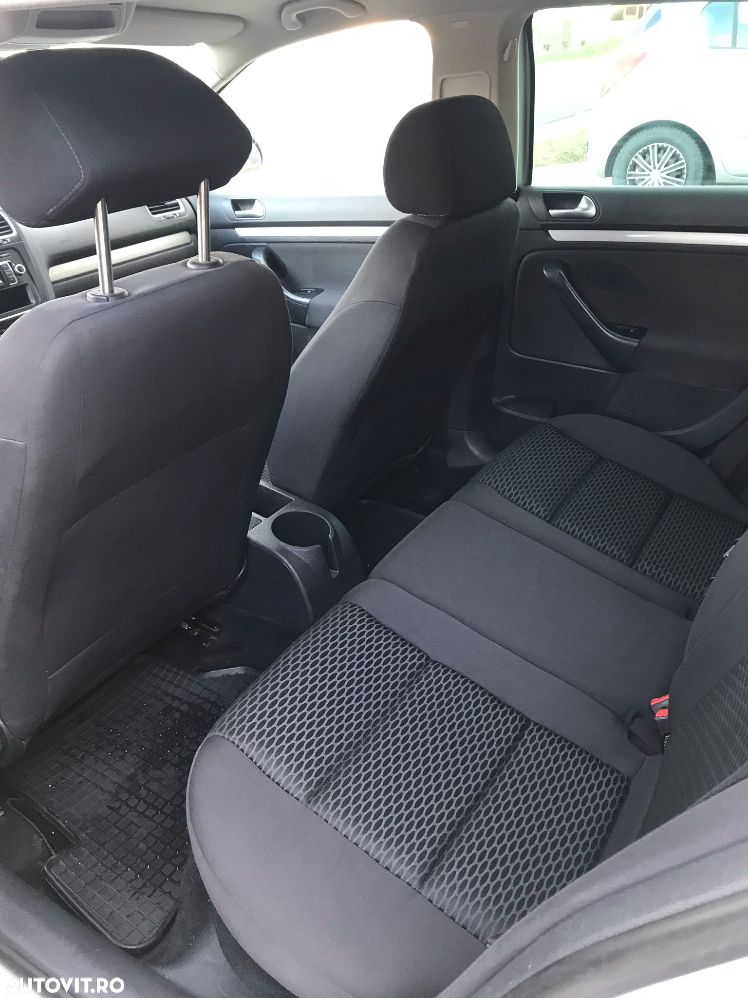 Volkswagen Golf 1.6 TDI DPF Highline - 13