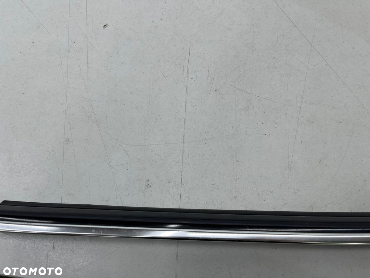 Listwa Mercedes CLK W208 C208 coupe 97-02r. lewa tylna zewnętrzna ozdobna szyby bocznej karoseryjnej - 7
