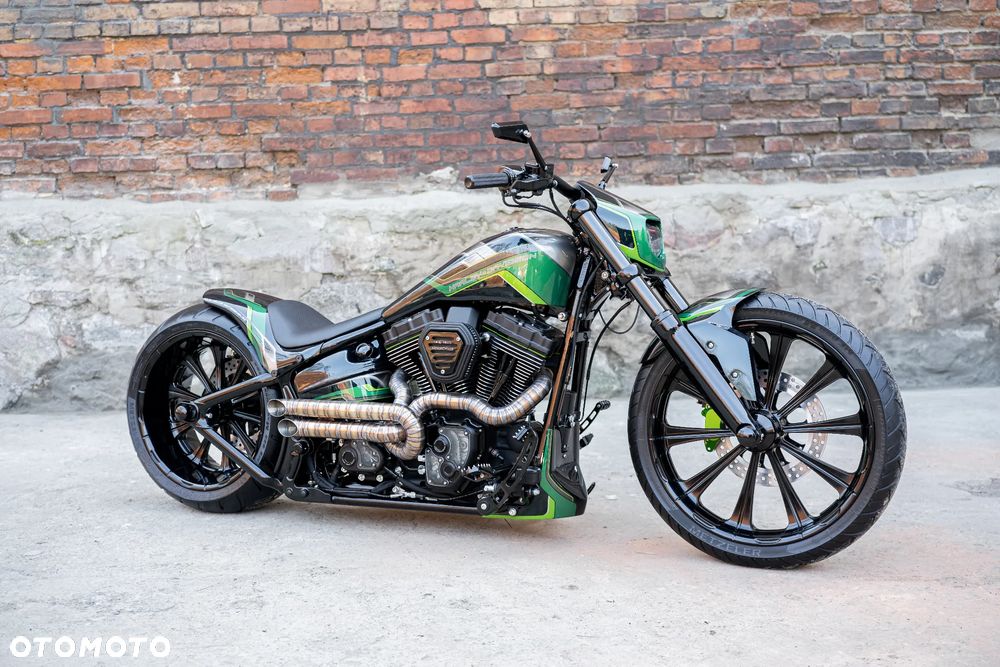 Harley-Davidson Softail Breakout - 3