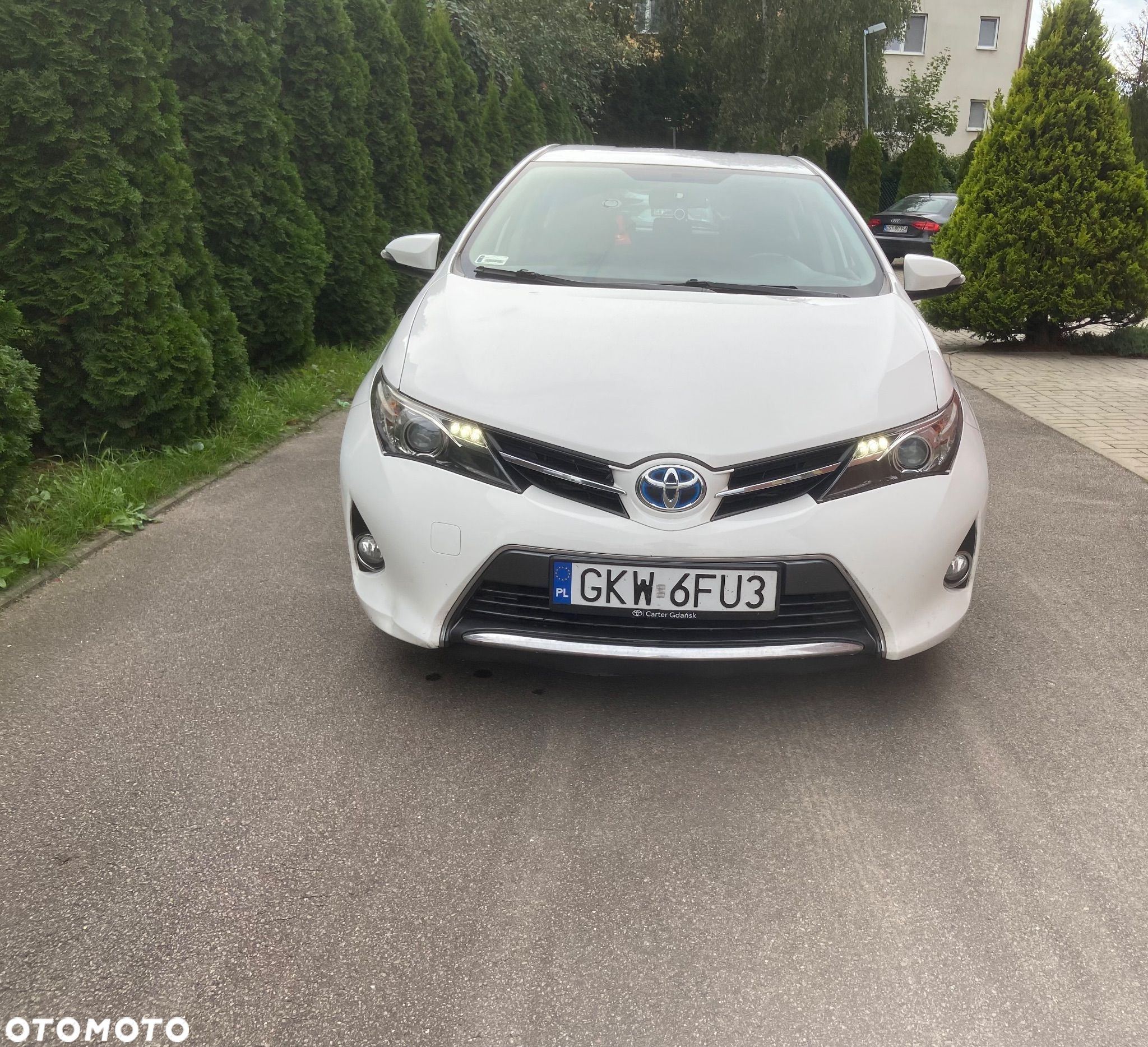 Toyota Auris Hybrid 135 Premium - 1