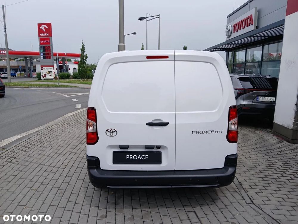 Toyota Proace City - 10