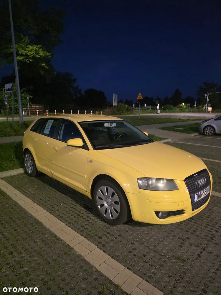 Audi A3 Sportback 1.6 FSI Ambiente - 4
