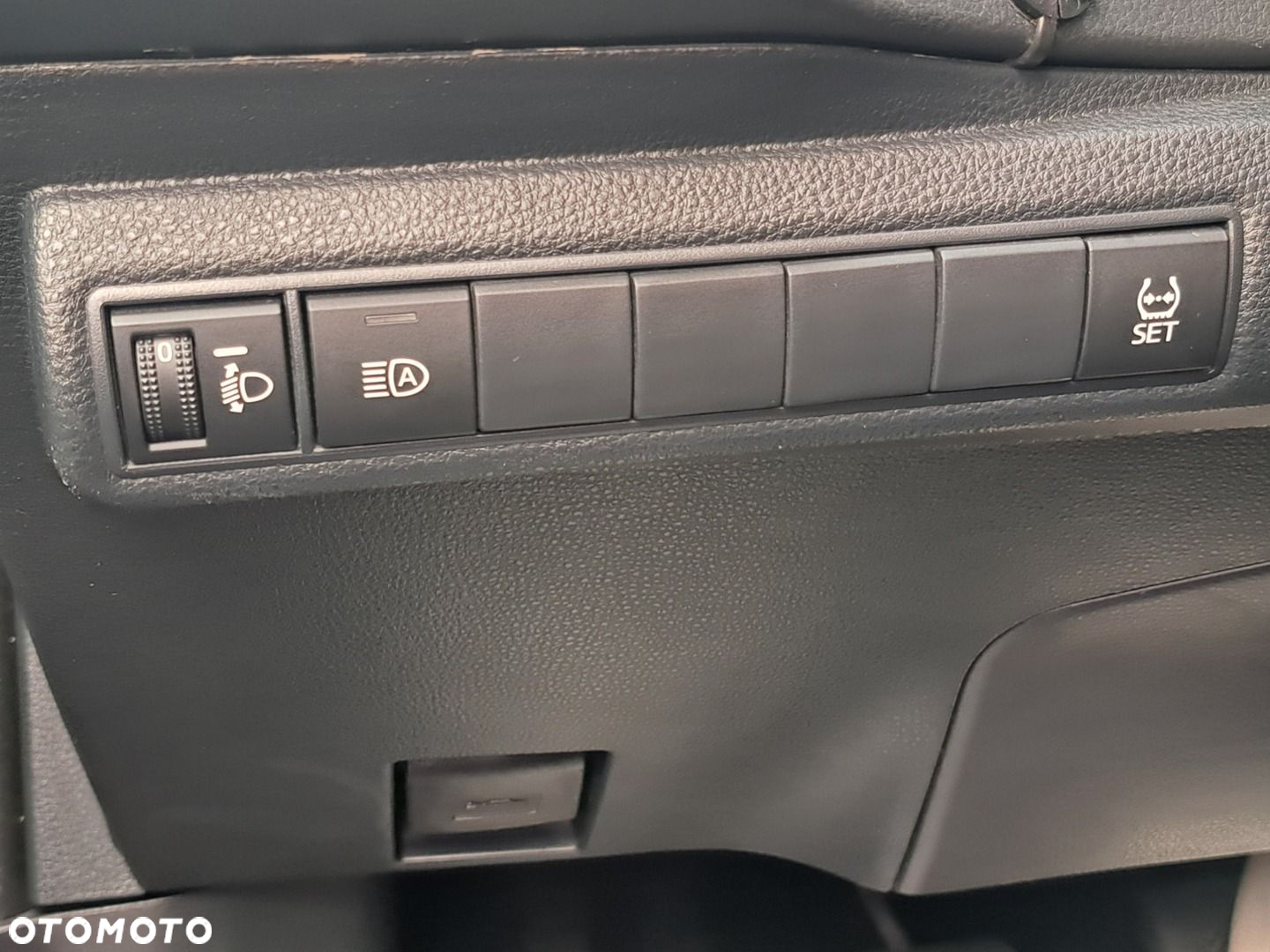 Toyota Corolla - 21