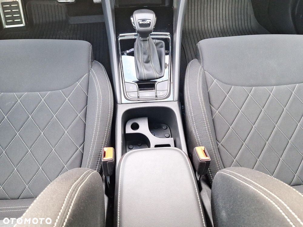 Skoda Karoq 1.5 TSI ACT Sportline DSG - 19