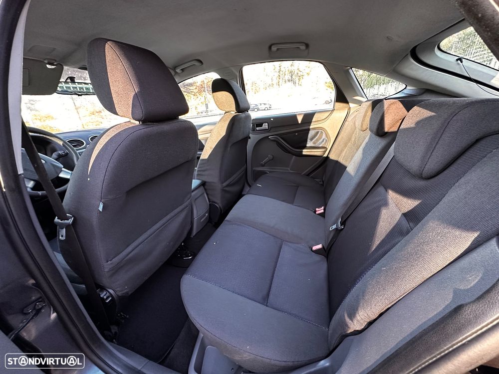 Ford Focus 1.6 TDCi Sport - 9