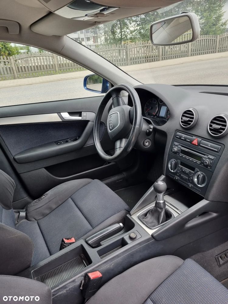 Audi A3 Sportback 1.6 FSI Ambiente - 16